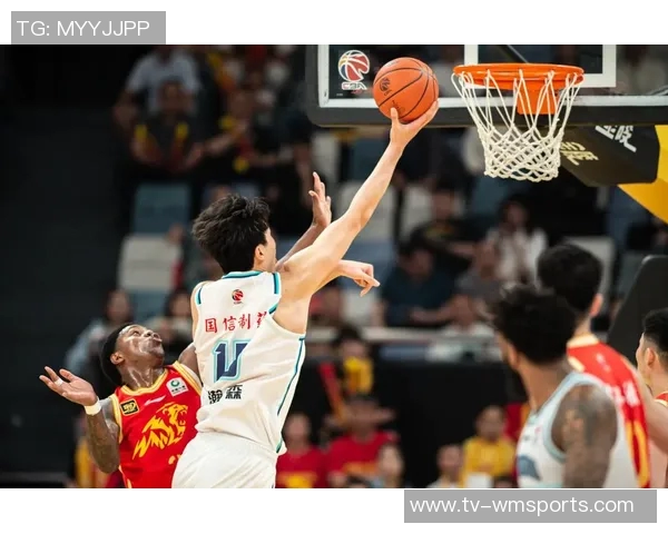 杨瀚森防守位置感显著提升媒体人称赞其持续进步表现