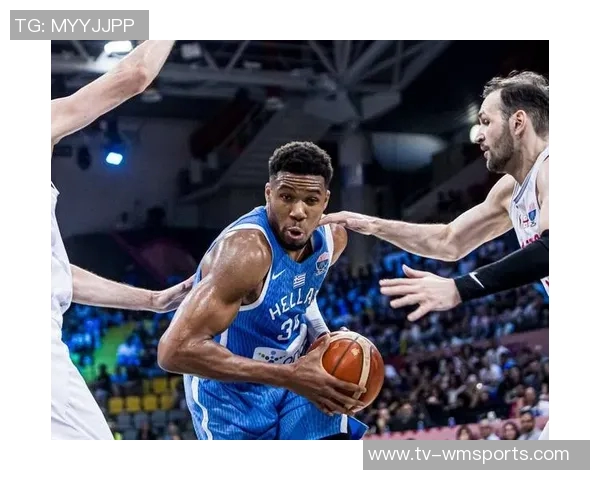 萨尔面对字母哥压力巨大10投5中贡献10分12篮板3助攻表现平平